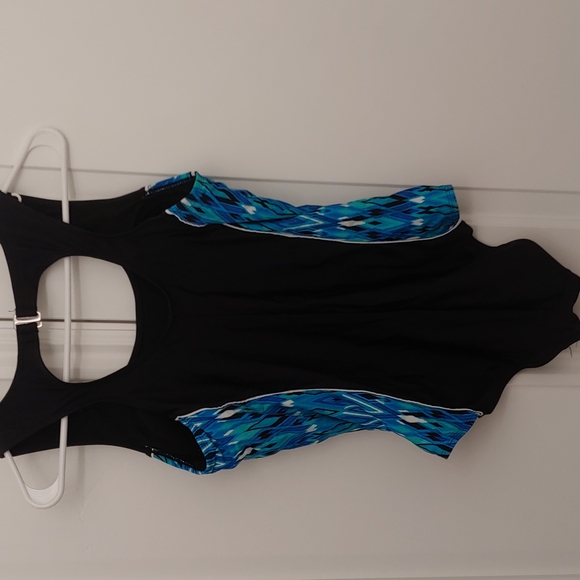 One-piece swimsuit - Picture 3 of 4